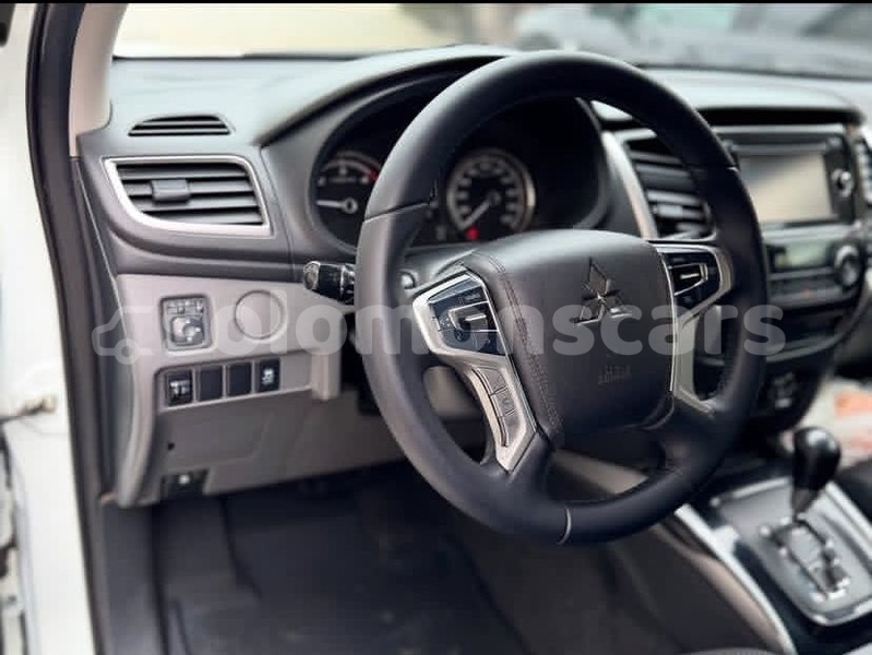 Big with watermark mitsubishi l200 isabel santa isabel island 1279