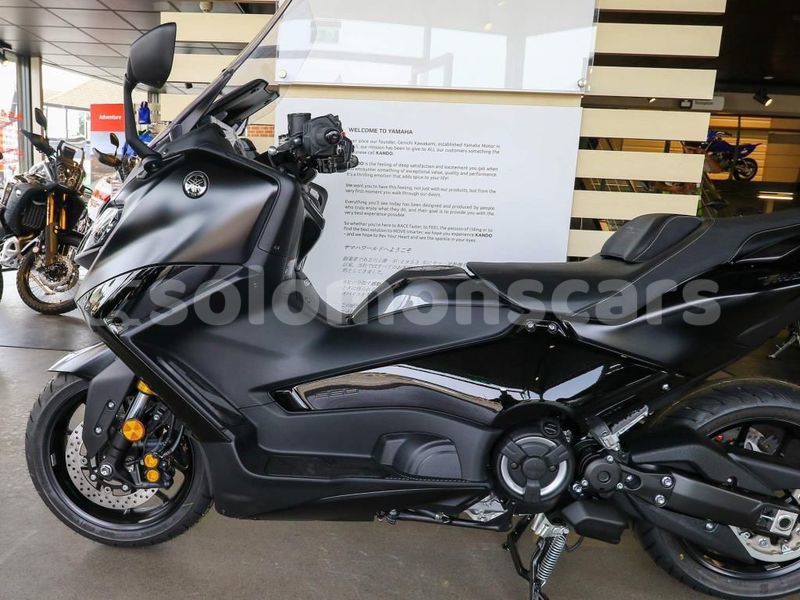 Big with watermark yamaha tmax guadalcanal kau 1302