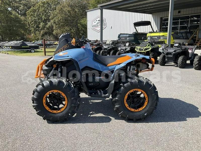Big with watermark yamaha tmax guadalcanal kau 1302
