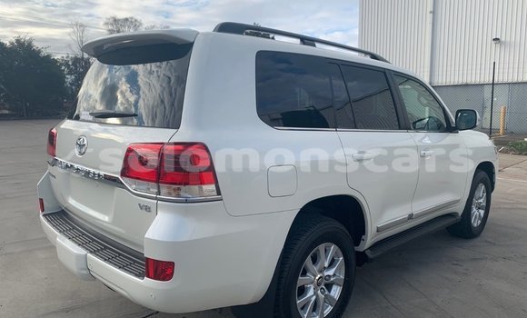 Buy Used Toyota Land Cruiser White Car in Santa Isabel Island in Isabel Buy Used Toyota Land Cruiser White Car in Santa Isabel Island in Isabel