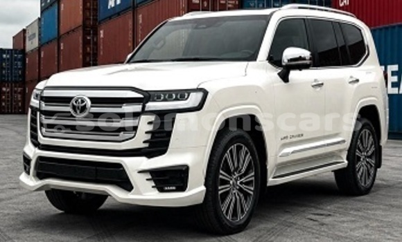 Buy Used Toyota Land Cruiser White Car in Honiara in Guadalcanal