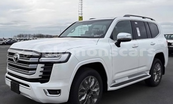 Buy Used Toyota Land Cruiser White Car in Honiara in Guadalcanal Buy Used Toyota Land Cruiser White Car in Honiara in Guadalcanal