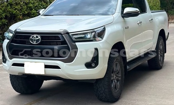 Buy Used Toyota Hilux White Car in Santa Isabel Island in Isabel